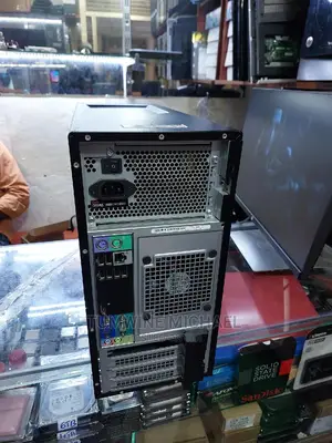 Desktop Computer Dell OptiPlex 790 4GB Intel Core I7 HDD 500GB