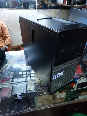 Desktop Computer Dell OptiPlex 790 4GB Intel Core I7 HDD 500GB