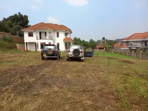 Furnished 5bdrm Duplex in Kira for Sale