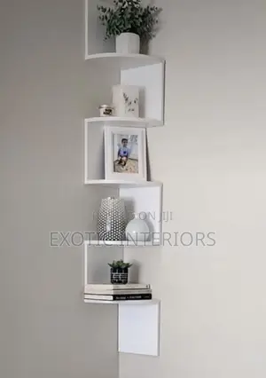 Corner Wall Decor Call