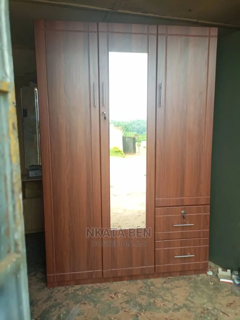 Dark Walnut 4*6, Feet