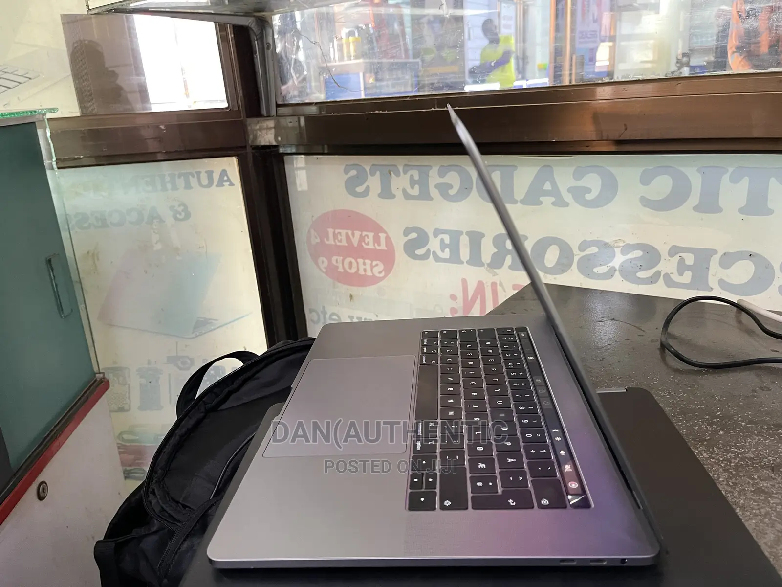 Laptop Apple MacBook 2018 16GB Intel Core I7 SSD 512GB