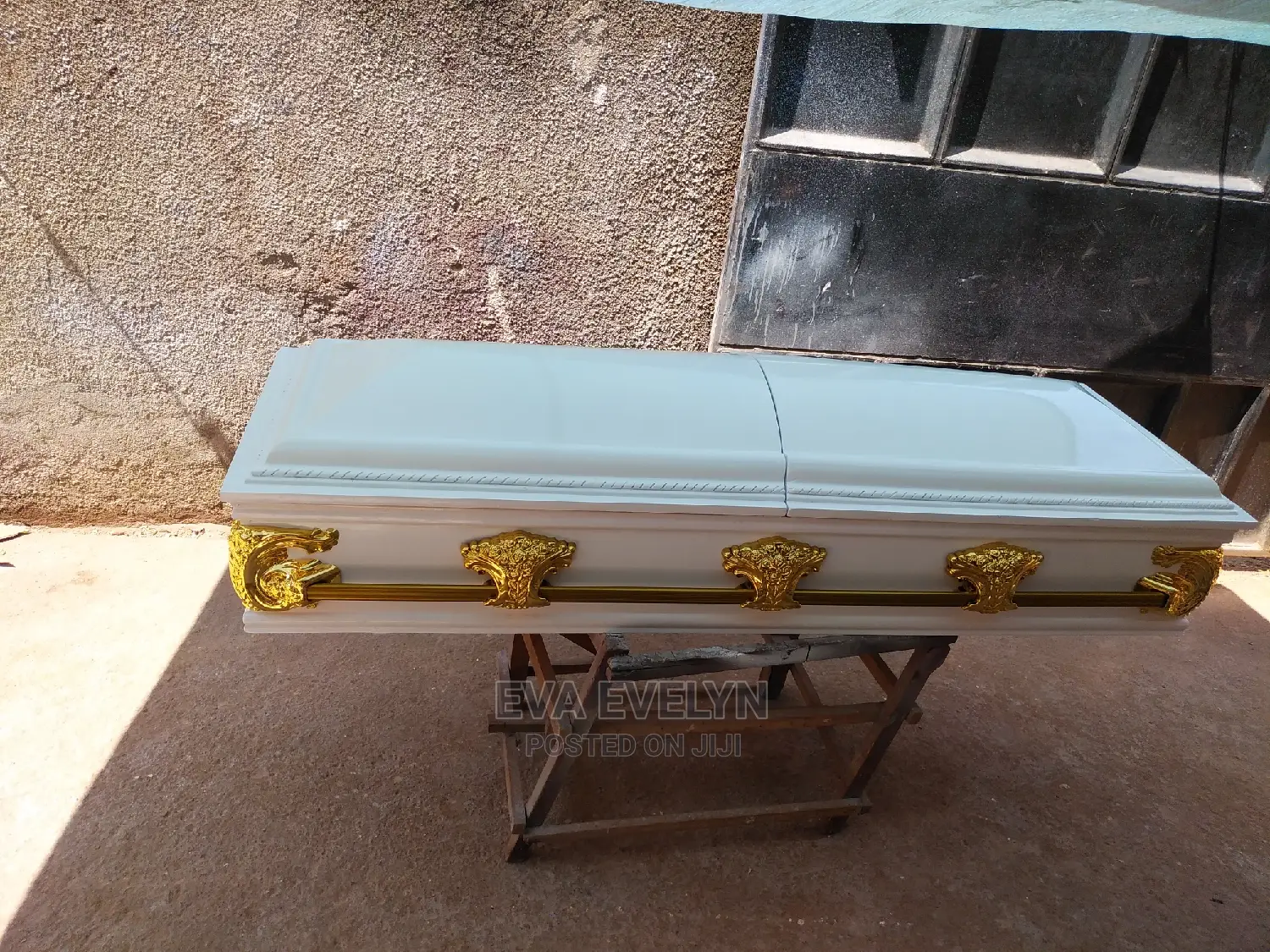 Best Quality Doom White Casket