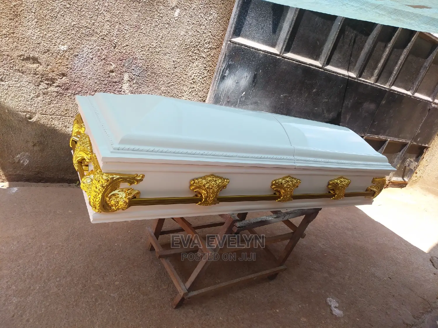 Best Quality Doom White Casket