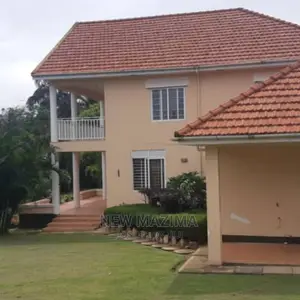 5bdrm Maisonette in Buziga Heights, Central Division for Sale