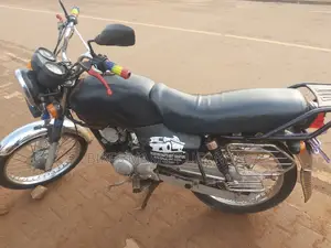 TVS King Cargo 2011 Red