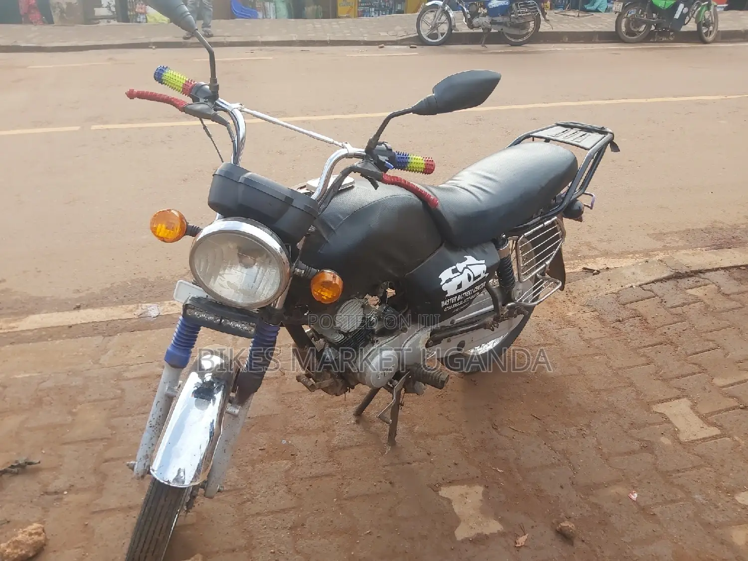 TVS King Cargo 2011 Red