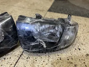 Mitsubishi L200 2006 - 2013 Headlights