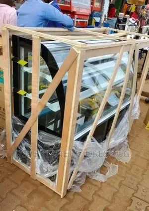 Pastry/Cake Curved Display Chiller/Freezer || MEDIUM CABINET