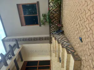 Furnished 3bdrm Villa in Kira for Sale