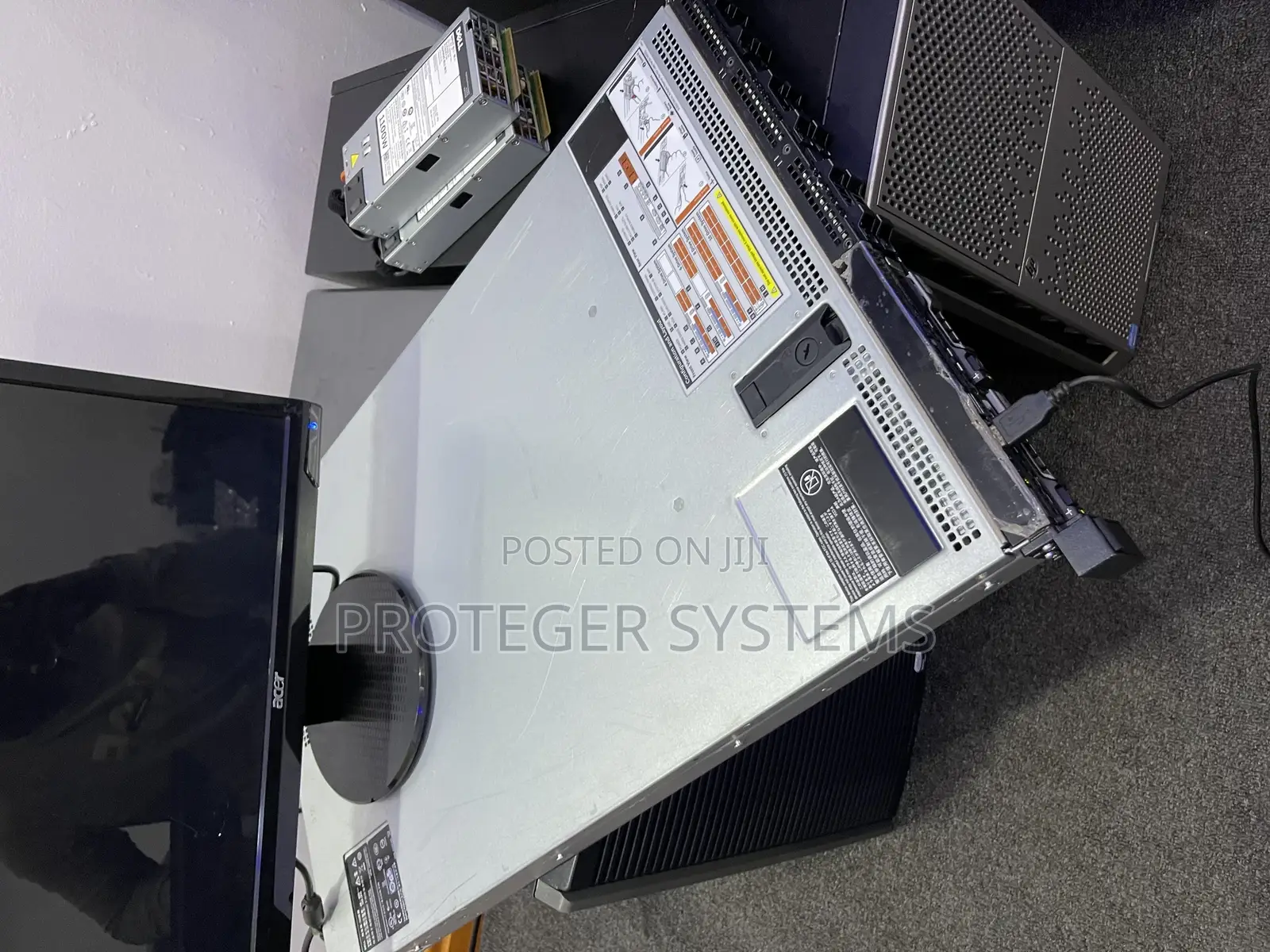 Server Dell PowerEdge R620 32GB Intel Xeon HDD+SSD 640GB