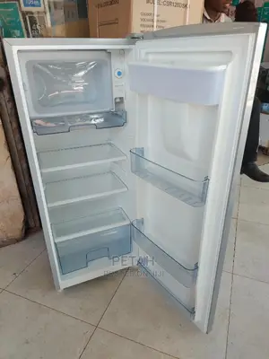HISENSE Fridge 229llitres