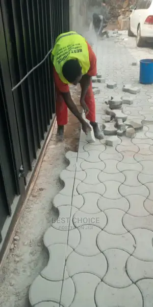 Paver Laying For Beautiful Compounds And Land Scaping.