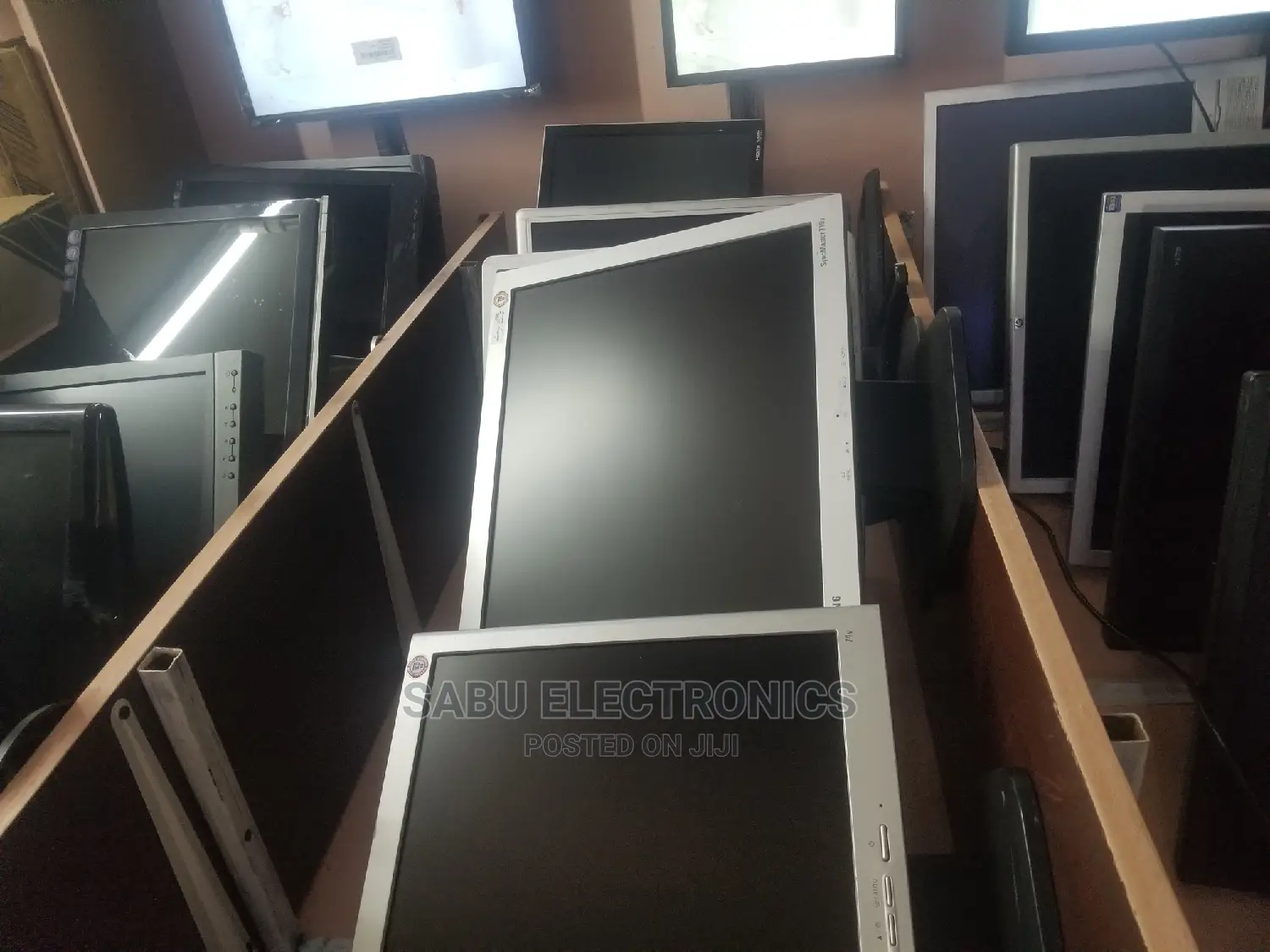 Monitor 17 Inch HP- Uk Used