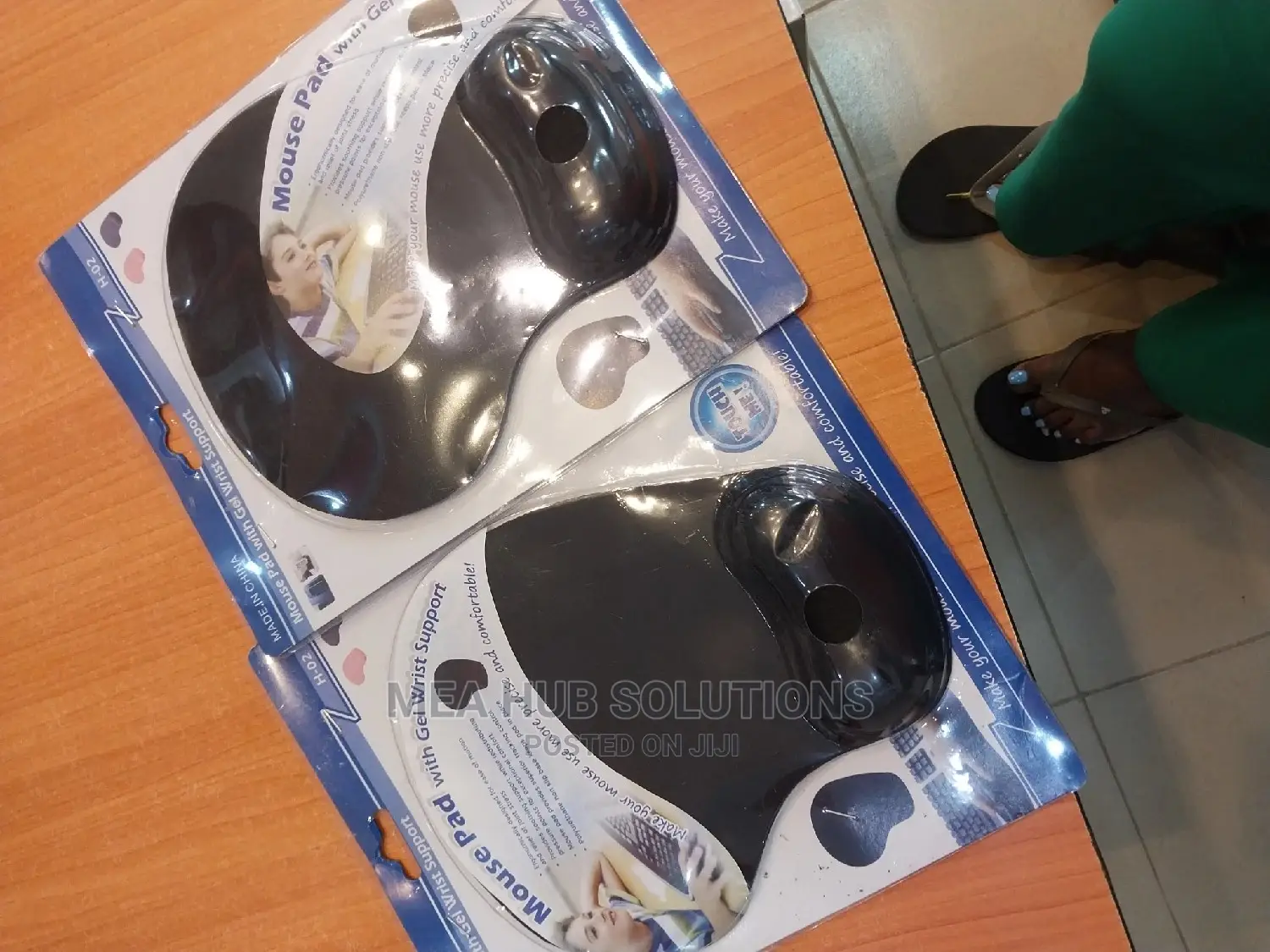 Mouse Pad With Gel Wrist Support