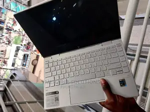 New Laptop HP Envy X360 13z 8GB Intel Core I7 SSD 512GB