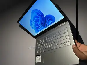 Laptop HP 14-Dq1088wm 4GB Intel Core I3 SSD 128GB