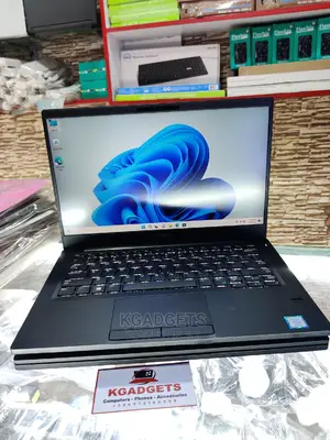 Laptop Dell Latitude 7390 8GB Intel Core I5 HDD+SSD 256GB