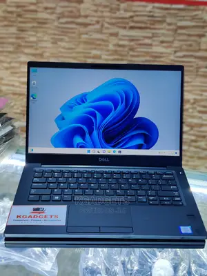 Laptop Dell Latitude 7390 8GB Intel Core I5 HDD+SSD 256GB