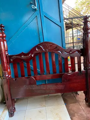 5*6 Hardwood Bed Brown
