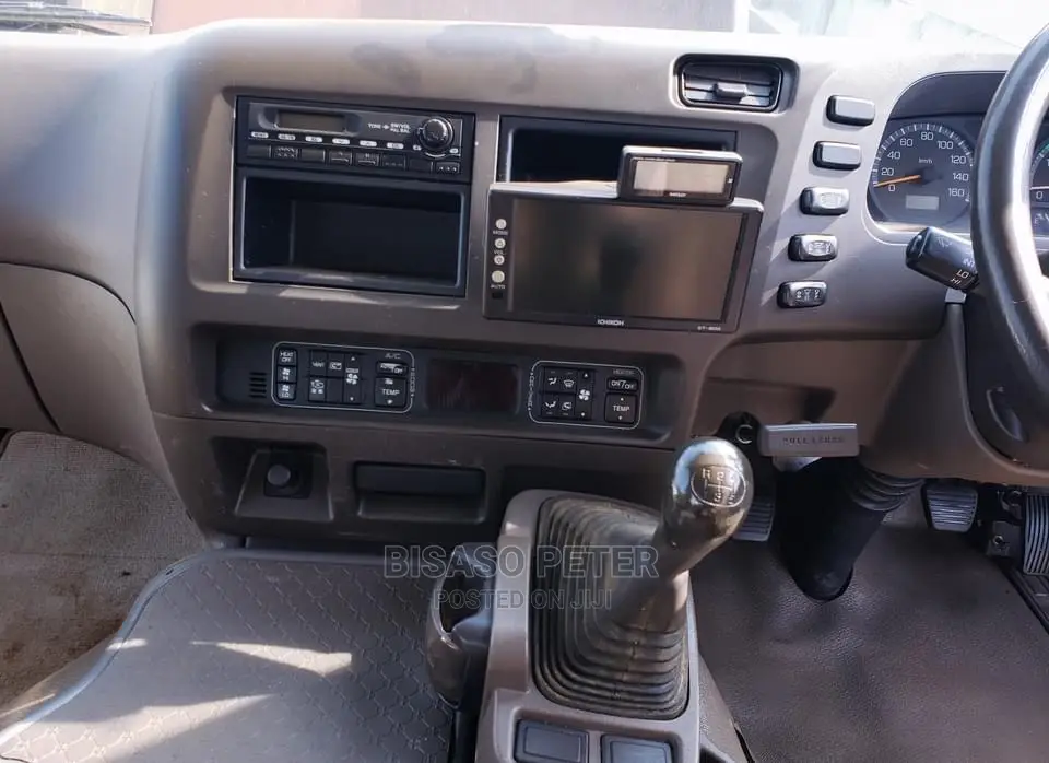 Mitsubishi Fuso Rosa 2009 White