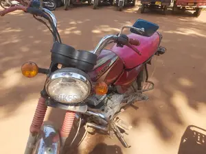 Bajaj Boxer 125 2020 Red