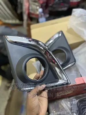 Isuzu Dmax Spotlight / Foglamp Cover