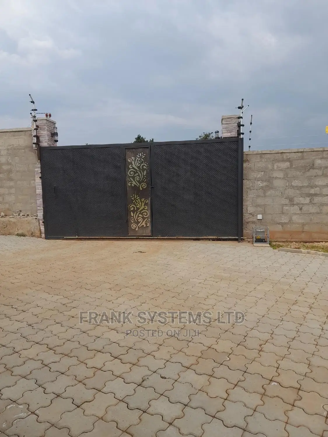 Sliding Gate Metallic Automatic