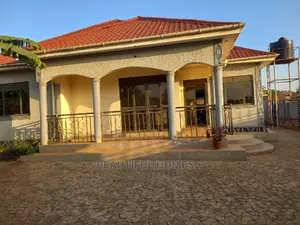 Furnished 4bdrm House in Kira for Sale