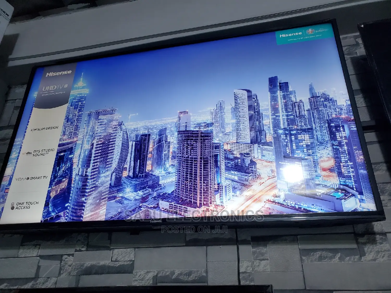 Ultra HD Hisense Smart 65 Inch
