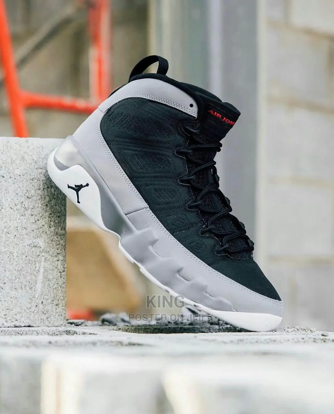 Jordan Retro 9 Grey.