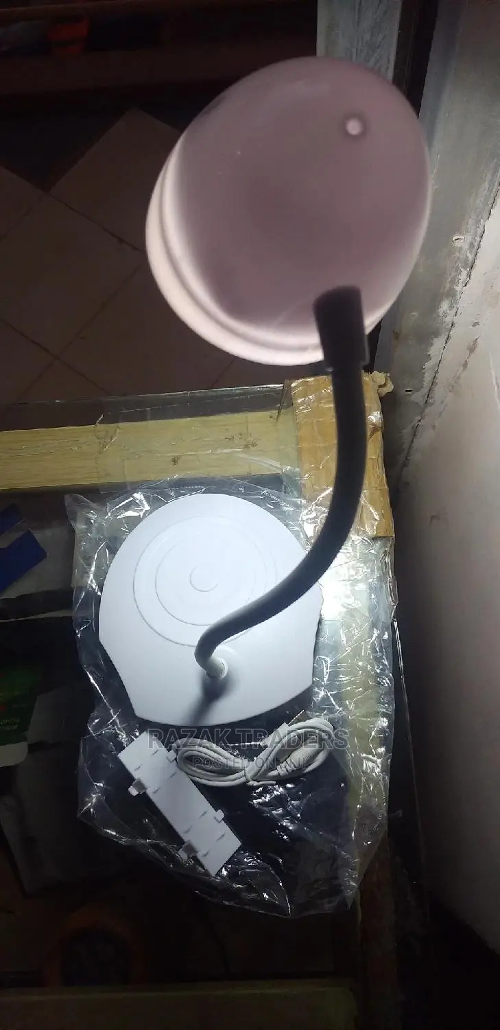 Flexible LED Desk Lamp With USB Charger, Keep at Desk