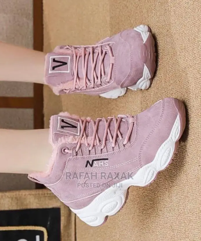 New Classic Ladies Sneakers