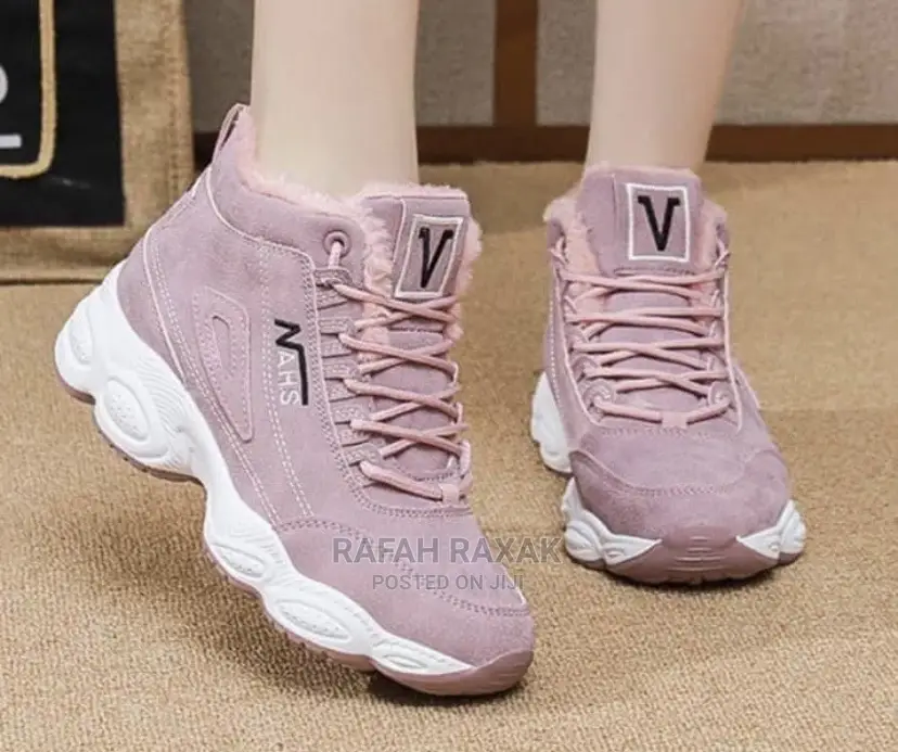 New Classic Ladies Sneakers