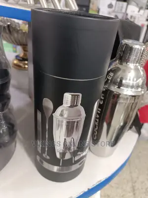 9 Pieces Cocktail Shaker Set.