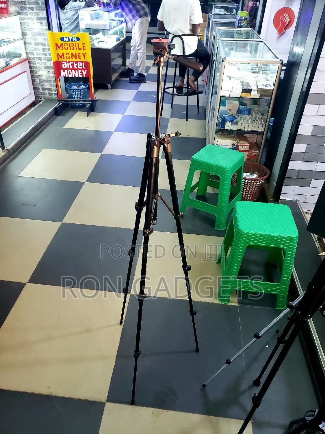 Tripod Stand (Jmary)