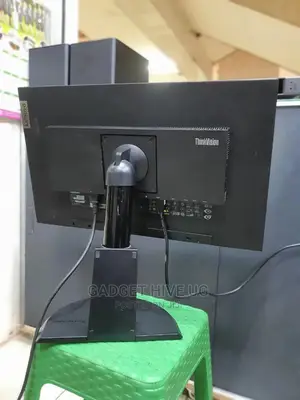 27” Lenovo Ips Monitor