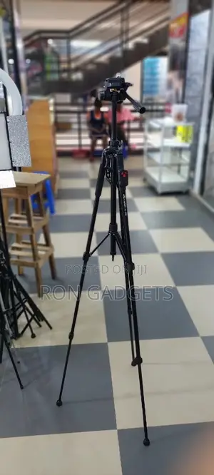 Camera Tripod (Dc 800 Tripod)
