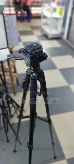 Camera Tripod (Dc 800 Tripod)