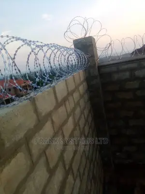 Razor Wire/ Barbed Wire Fencing