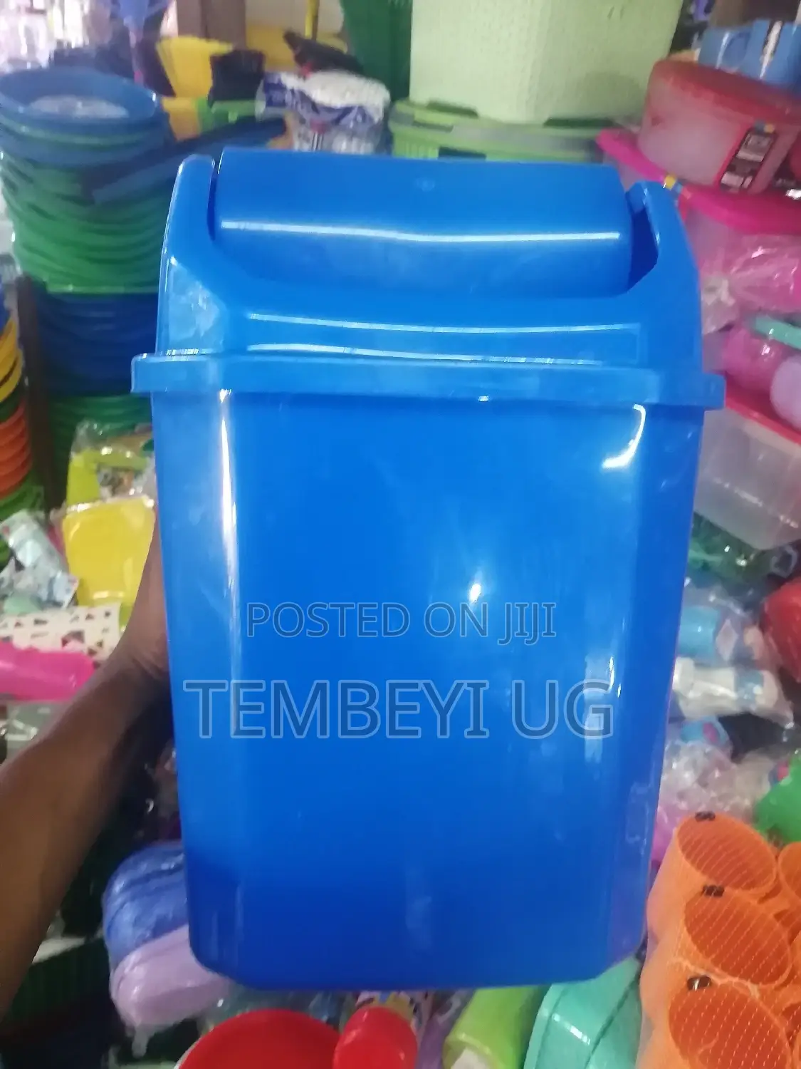 Indoor Dustbin With Cover.