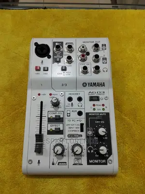 Yamaha AG03 Mixing Console