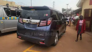 Toyota Alphard 2017 Blue