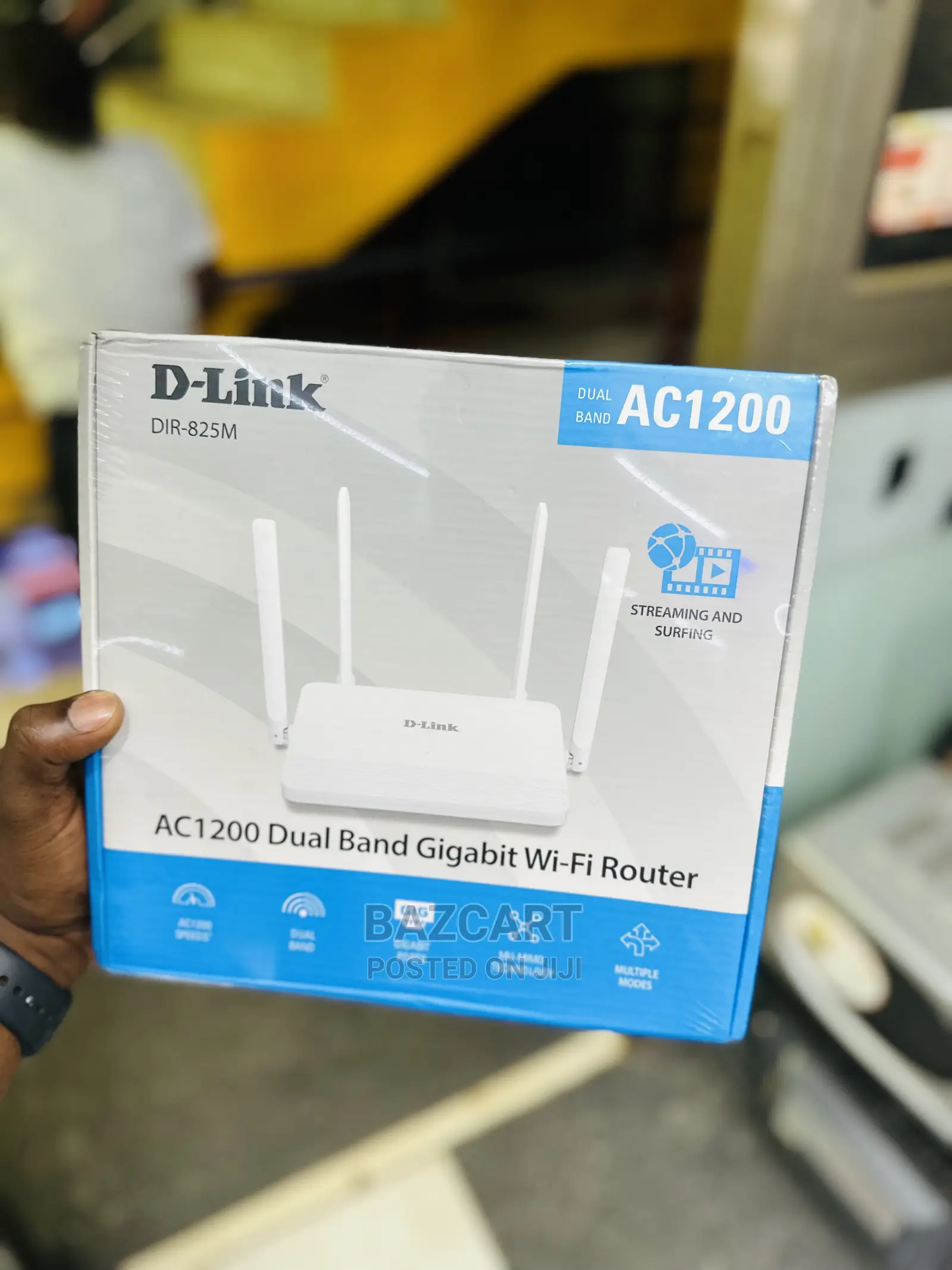 D-Link AC1200 Dual Band Gigabit Wi-Fi Router - DIR-825M