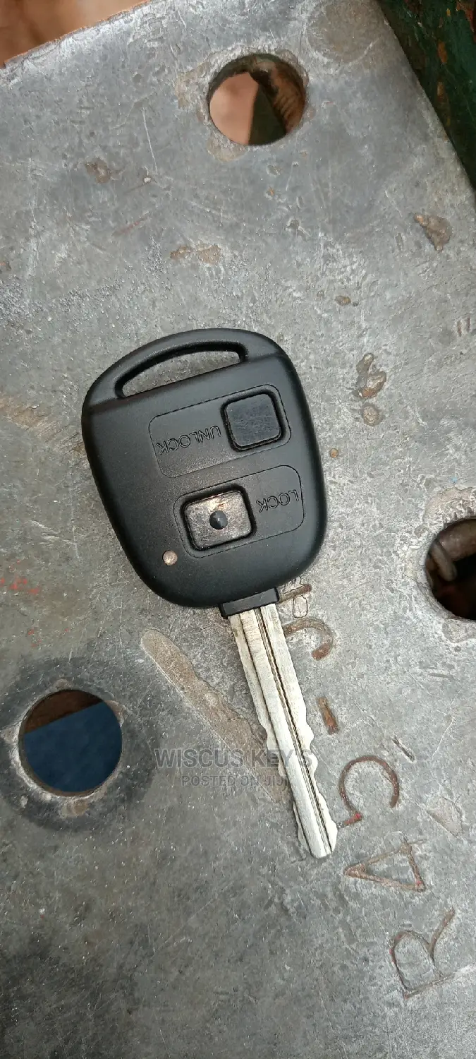 Lock Smith/Key Cutter