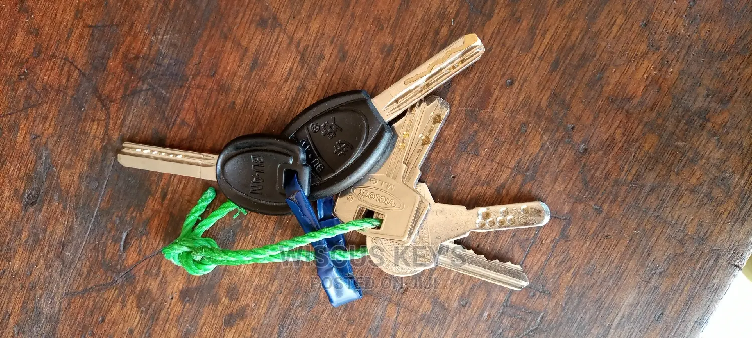 Lock Smith/Key Cutter