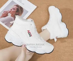 New Classic Ladies Sneakers