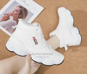 New Classic Ladies Sneakers