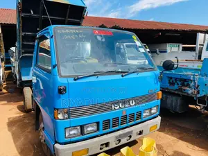 Isuzu Elf Double Light
