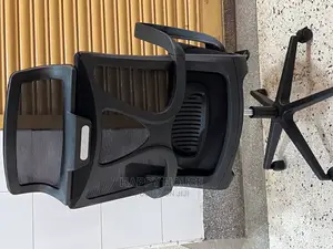 Executive Office Chair With Headrest